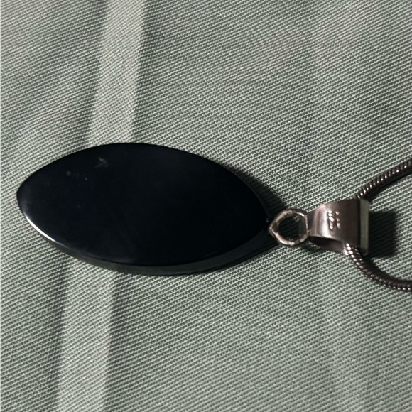 Elegant Abalone Shell Pendant Necklace - Picture 4 of 7